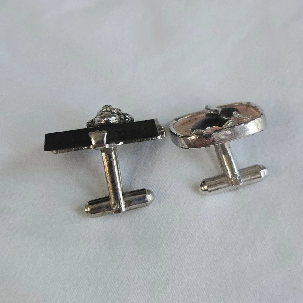 VTG Mismatched Cufflinks Lion Elephant Black Pink Men OS Animal Safari Unbranded